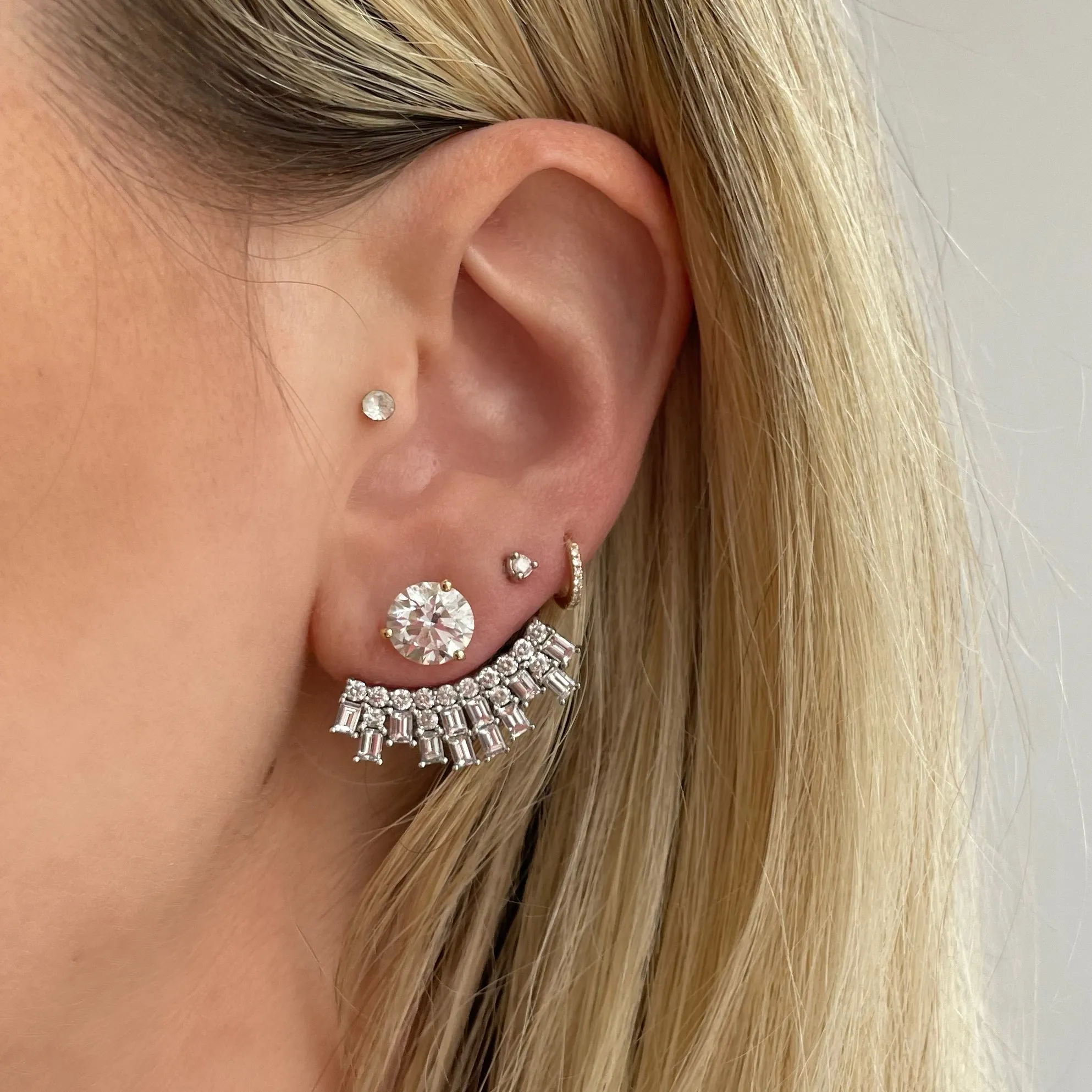 Diamond earring jacket Balance