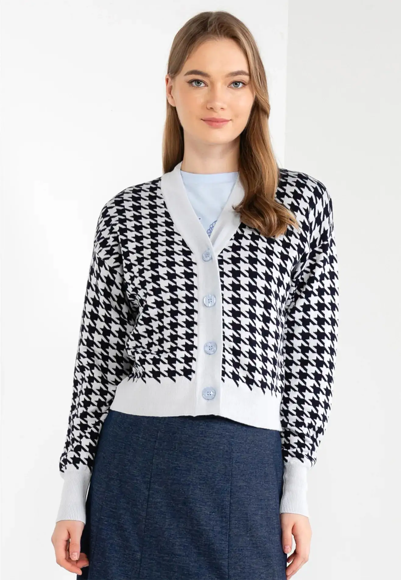 Houndstooth Buttoned Knit Cardigan