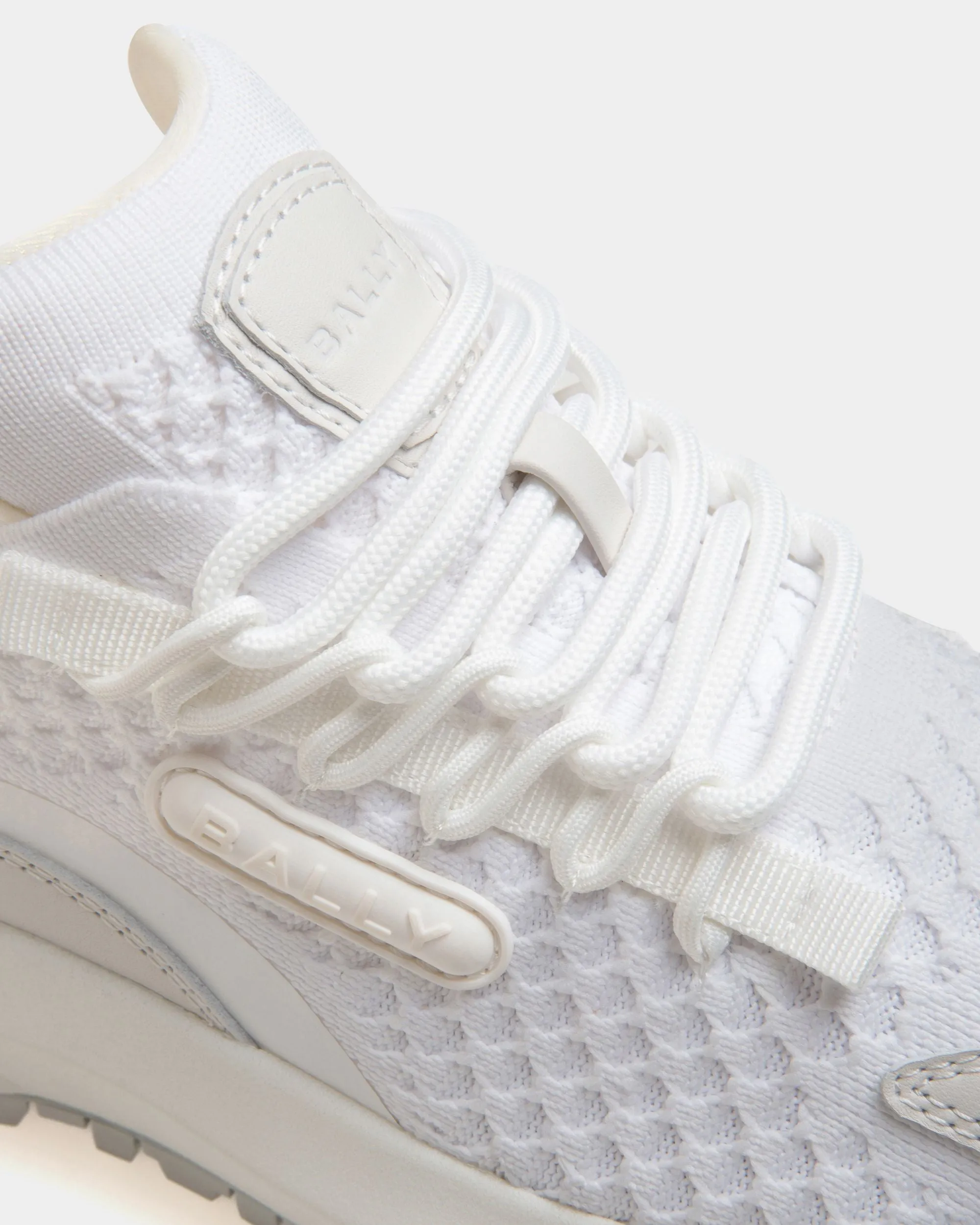 Outline Sneaker in White Knit Fabric 