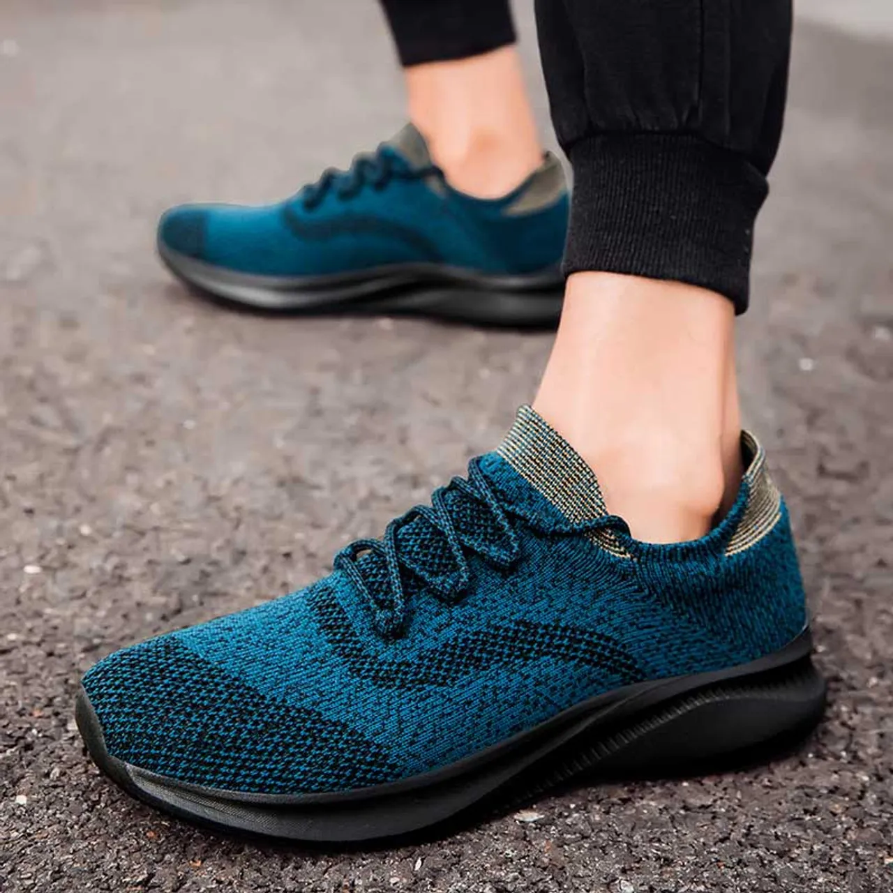 Peacock blue flyknit pattern texture sport shoe sneaker