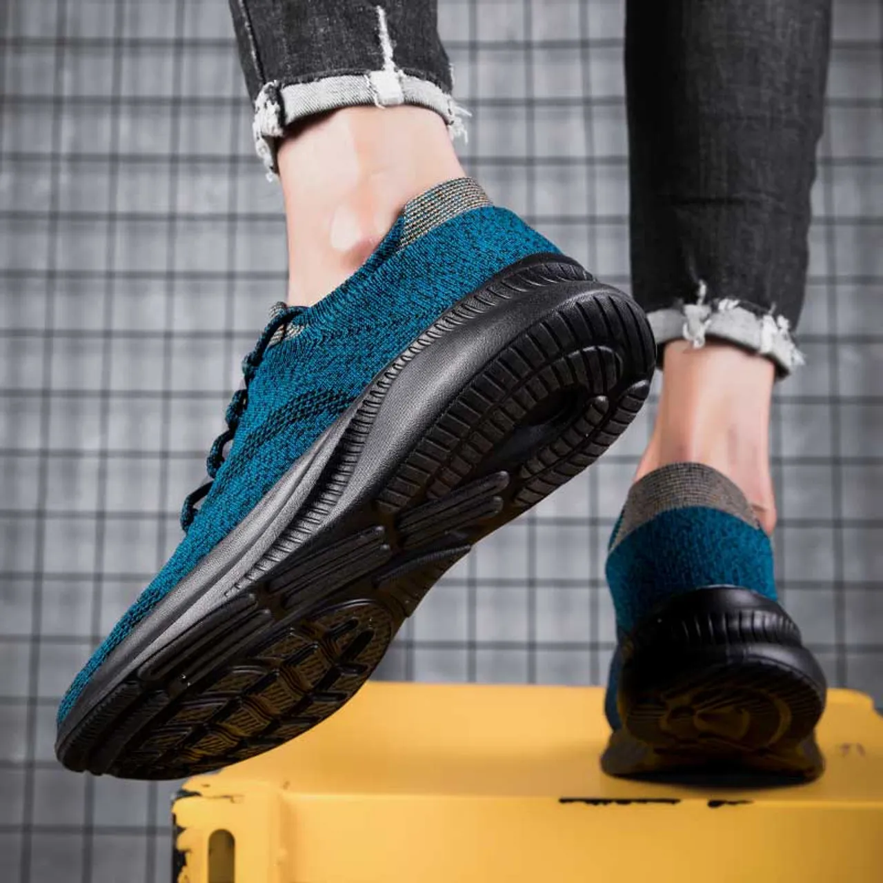 Peacock blue flyknit pattern texture sport shoe sneaker