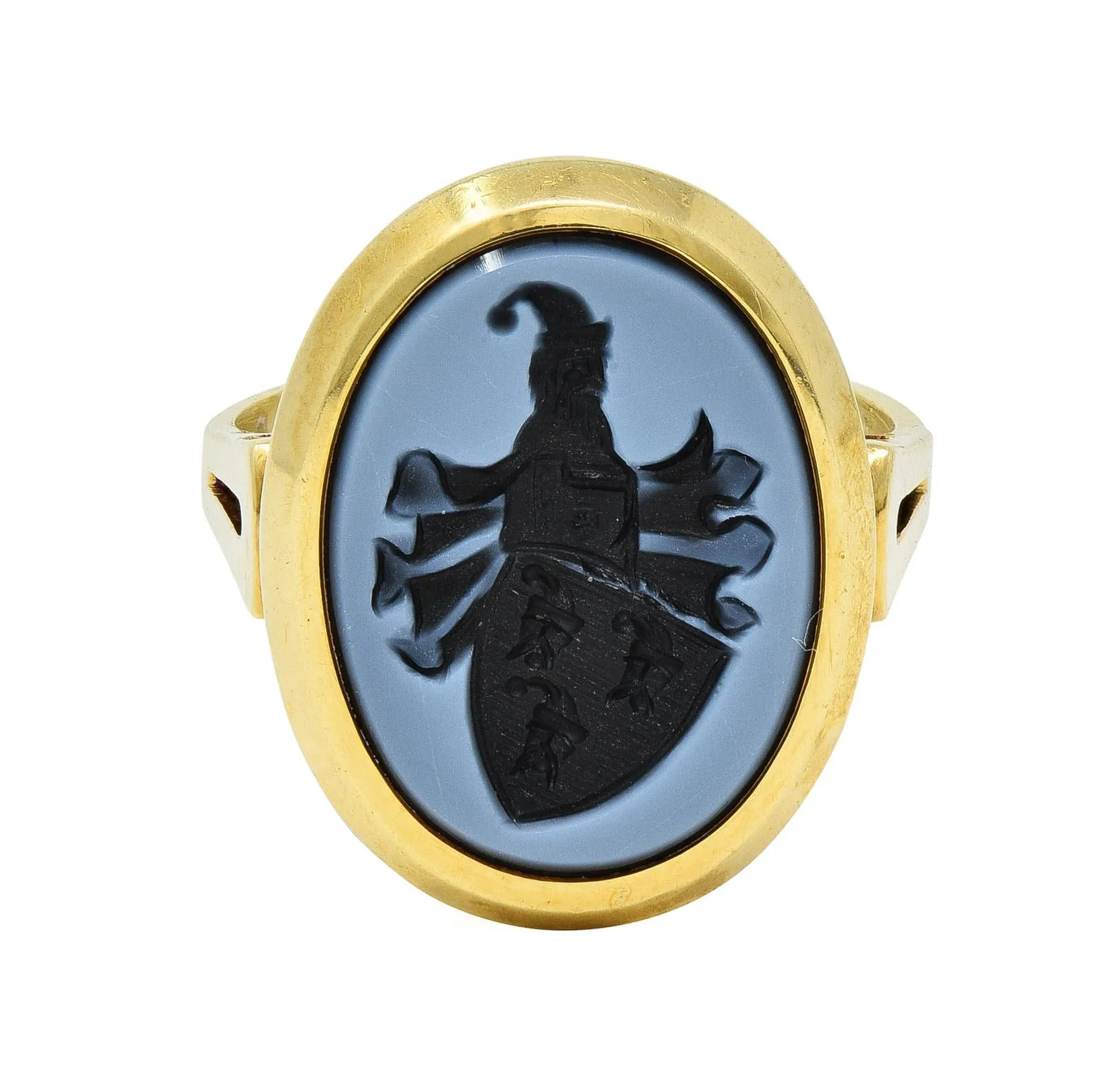 Victorian Carved Agate 14 Karat Yellow Gold Antique Heraldic Intaglio Unisex Signet Ring