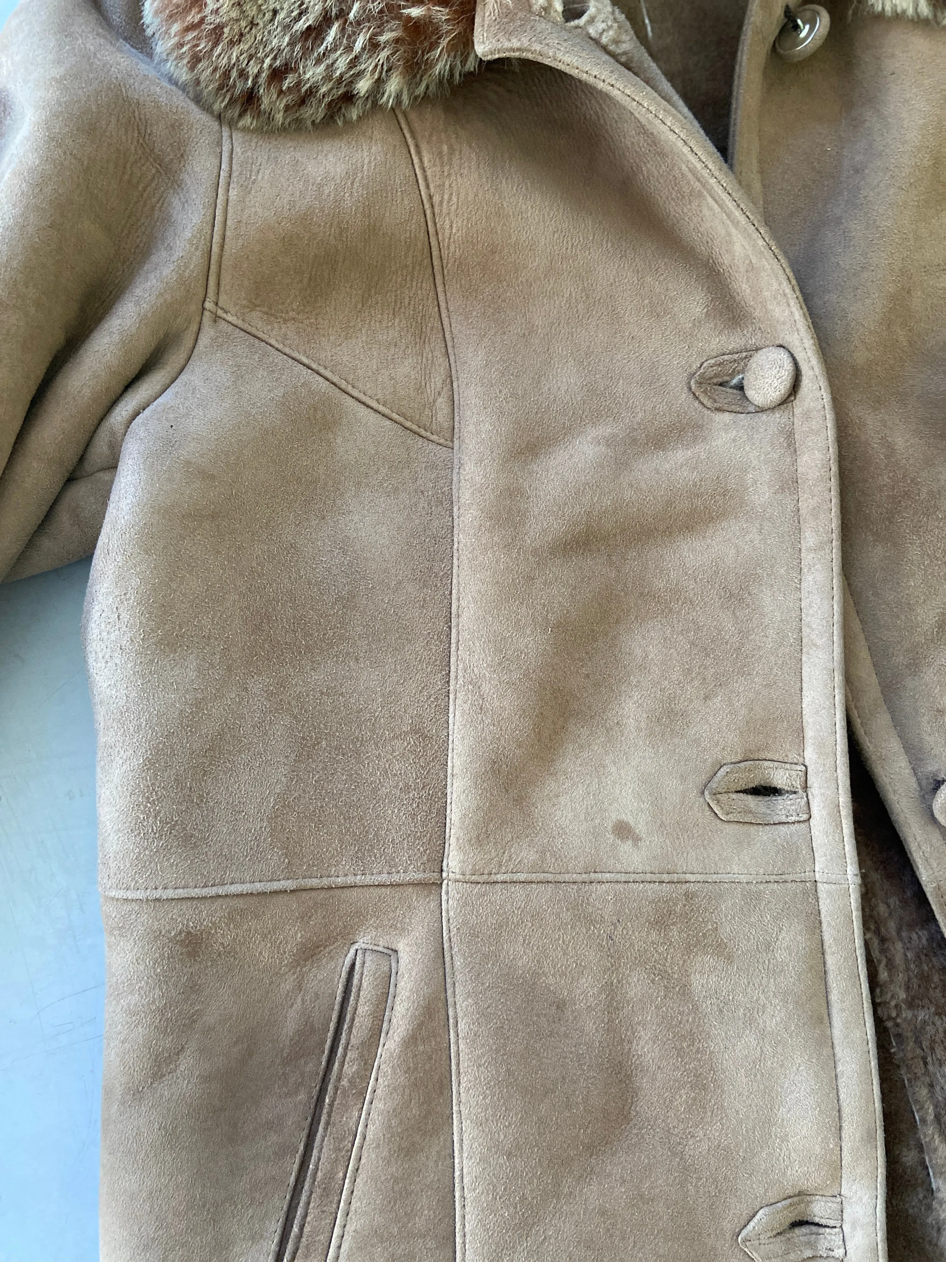 Vintage 90's Women Sheepskin Shearling Coat in Beige